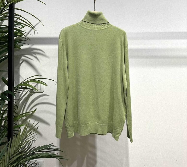 Džemperis - bītlene ar augsto apkakli un viskozi Zaļš Universāls izmērs 